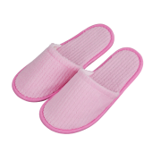 Dép bông êm ái dùng trong khách sạn và resort